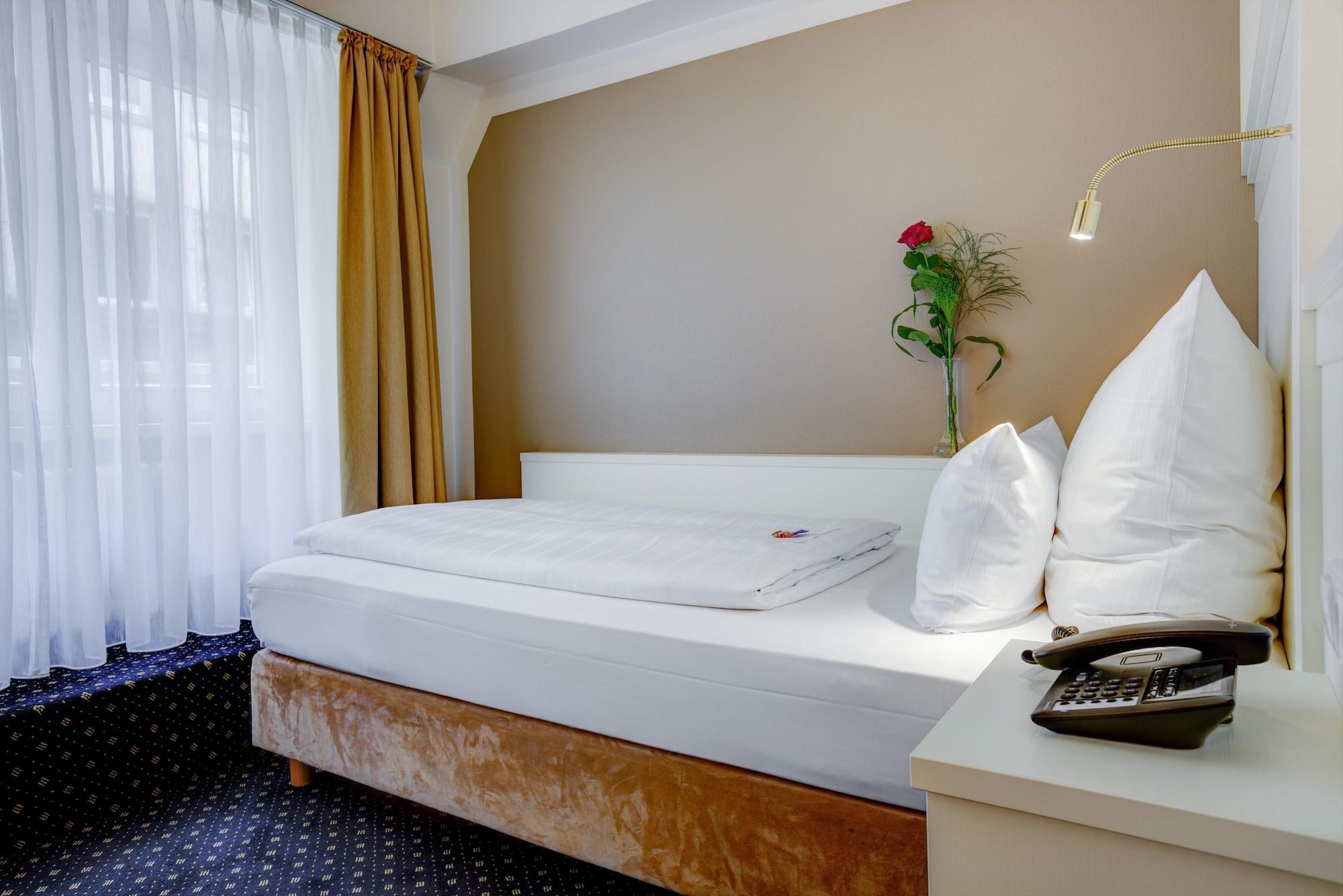 Hotel Fuerst Bismarck Гамбург Экстерьер фото